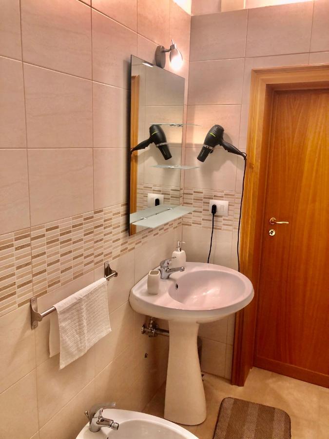 Al Civico 3 Centro Apartment Polignano a Mare Luaran gambar